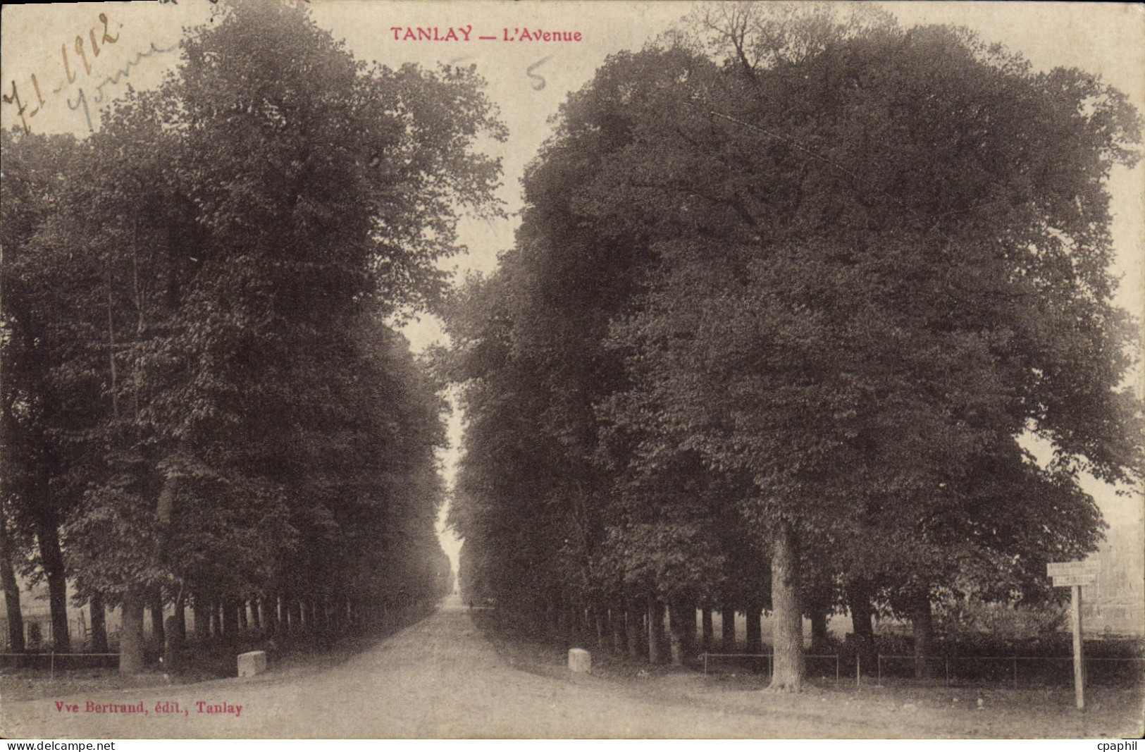 CPA Tanlay l'Avenue