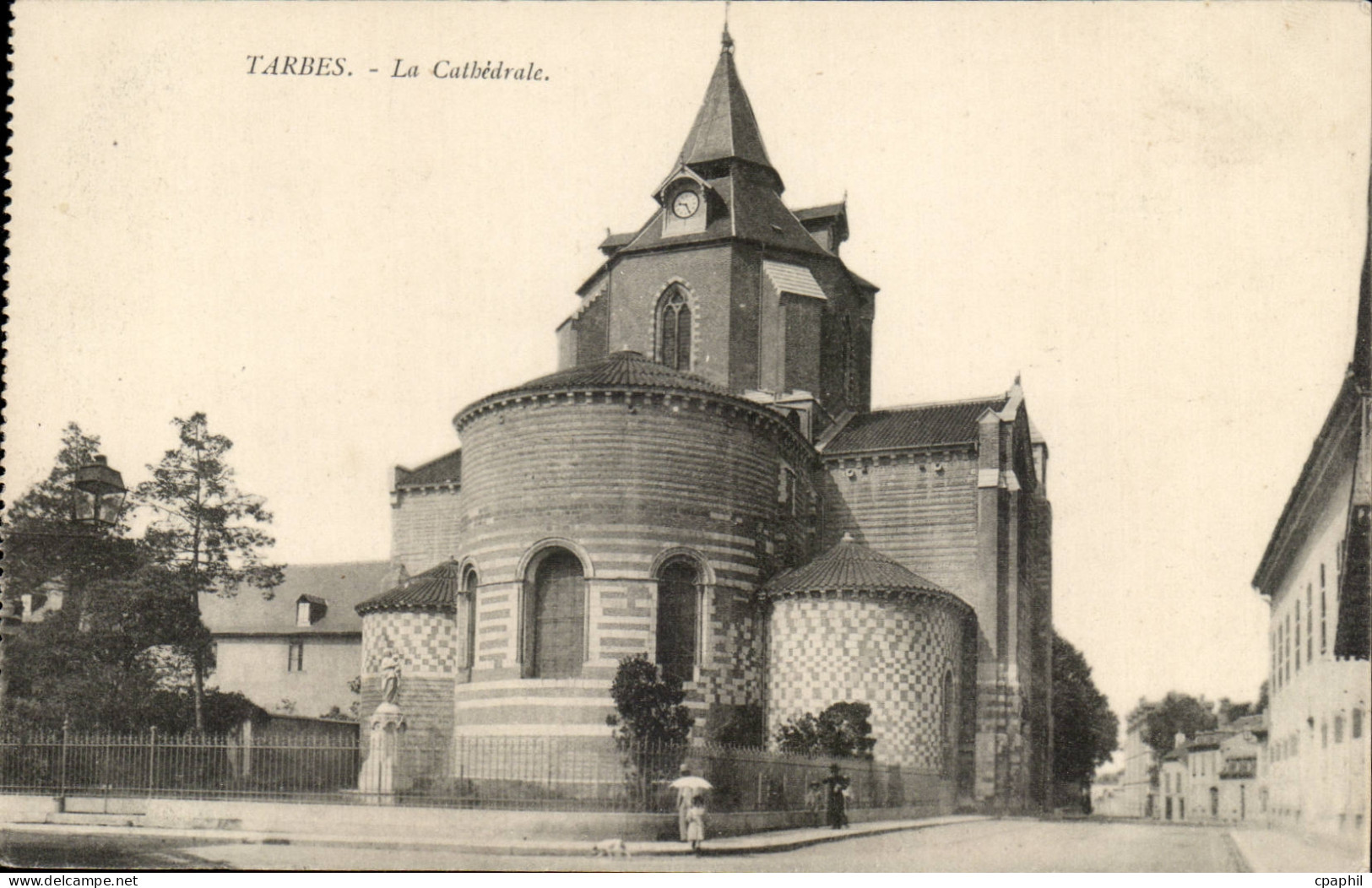 CPA Tarbes la cathedrale
