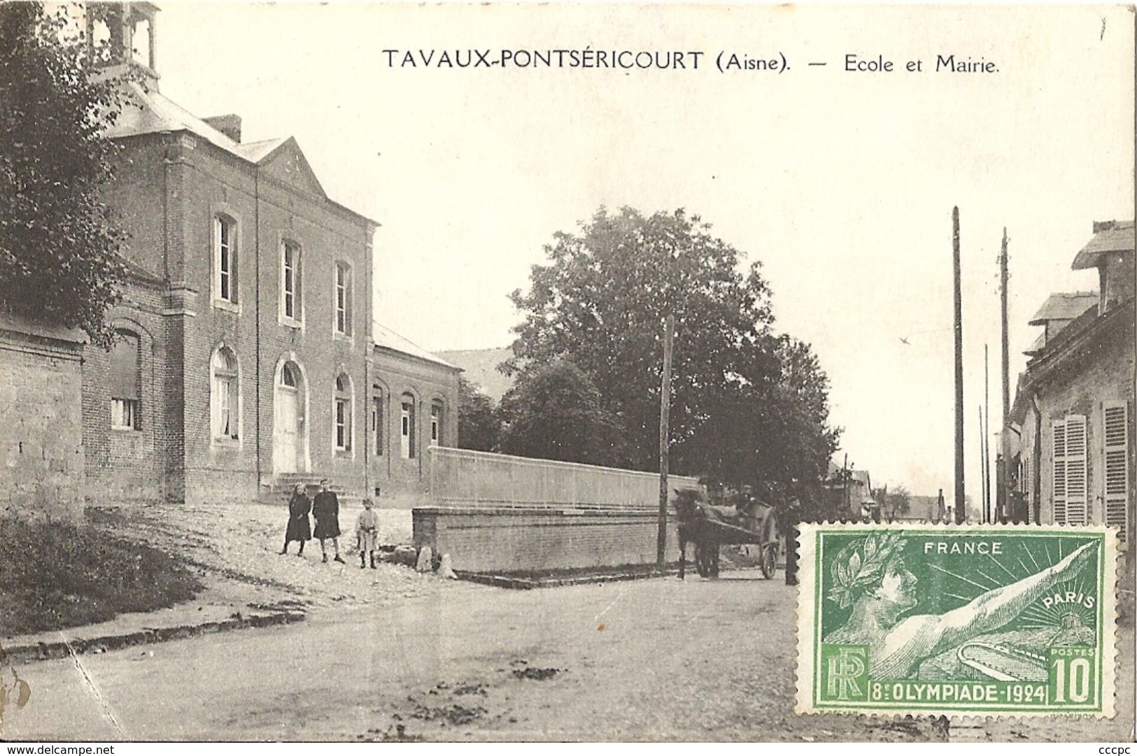 CPA Tavaux-Pontséricourt Ecole et Mairie