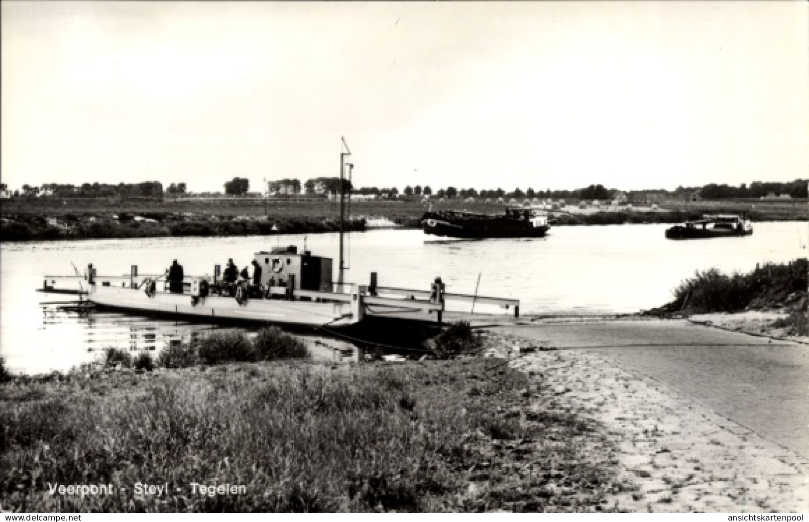 CPA Tegelen Heidenend Venlo Limburg Niederlande, Veerpont, Wasserfahrzeuge, Flusslandschaft, Schwa