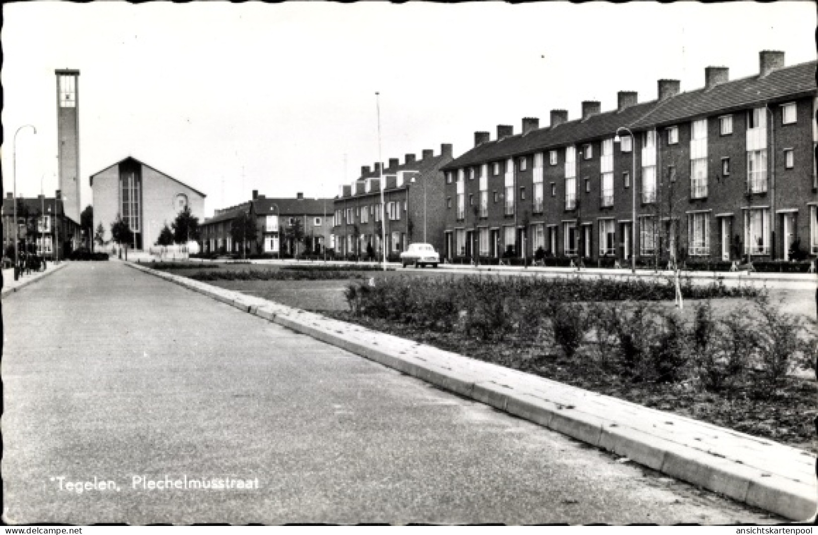 CPA Tegelen Limburg, Plechelmusstraat, Reihenhaussiedlung, Kirche