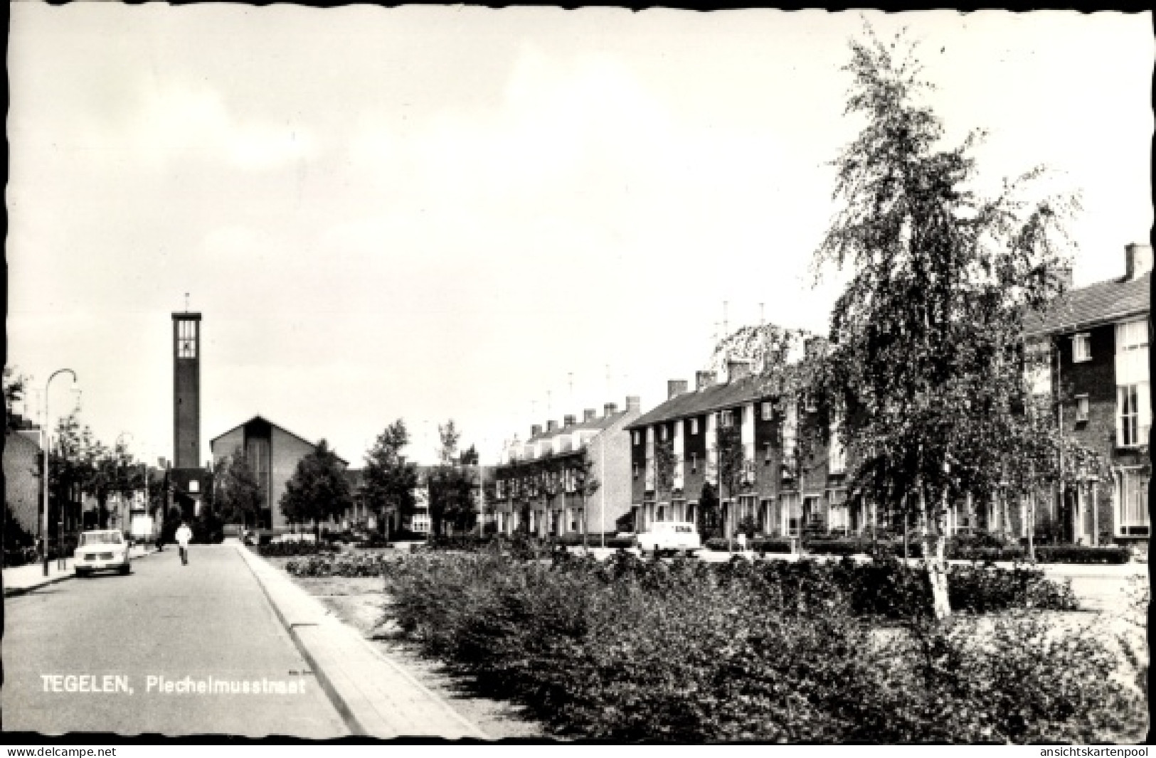 CPA Tegelen Limburg, Plechelmusstraat, Reihenhaussiedlung, Kirche
