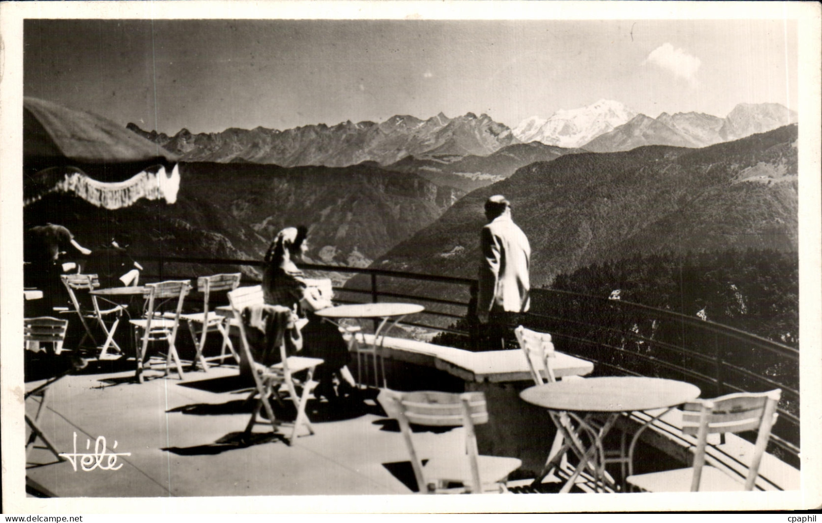 CPA Terrasse du Teleferique de Veyrier Chaine des alpes et le Mont Blanc