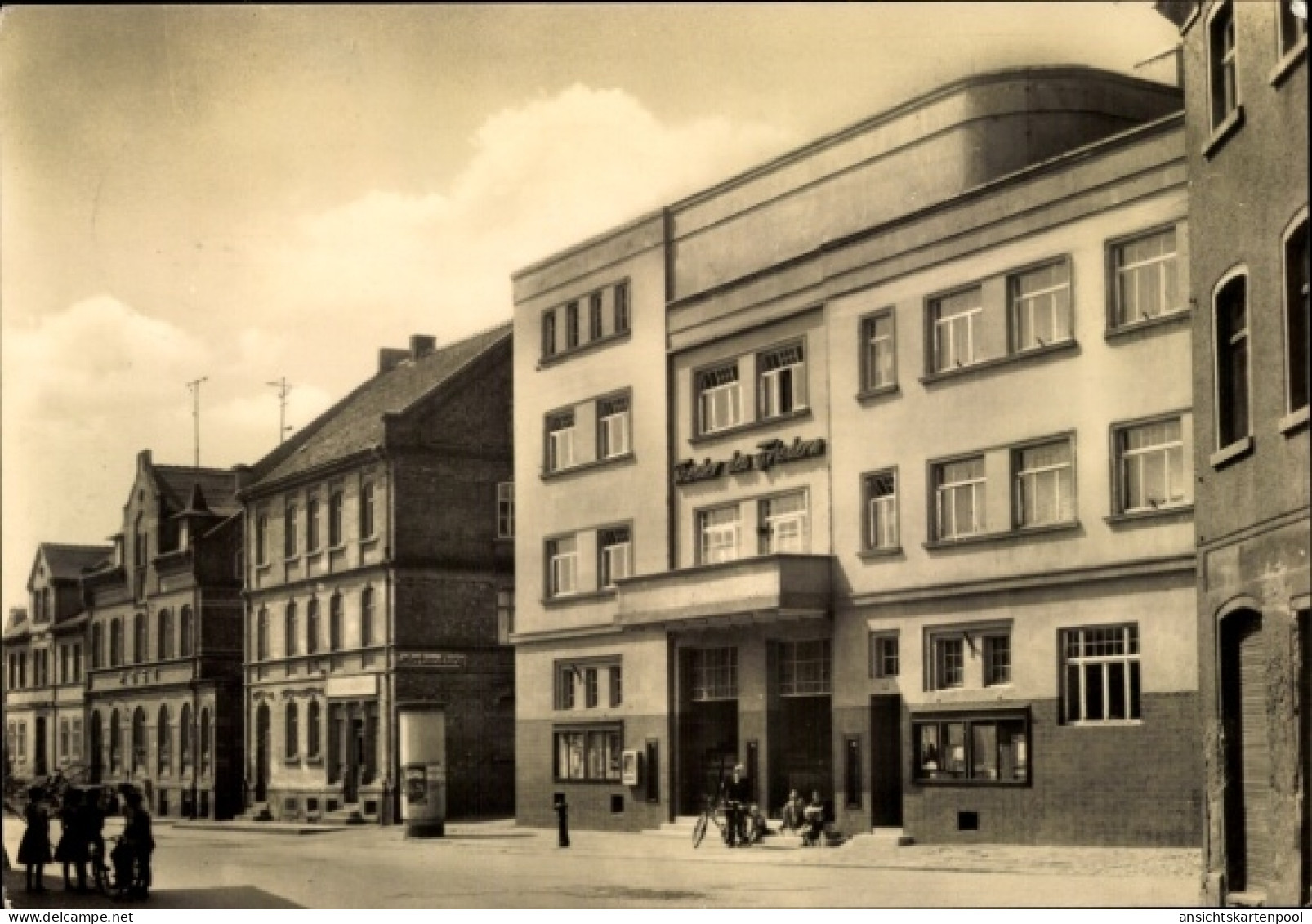 CPA Teuchern im Burgenlandkreis, Theater des Friedens