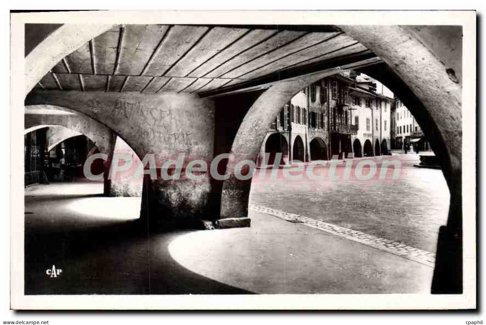 CPA Thones Les Arcades