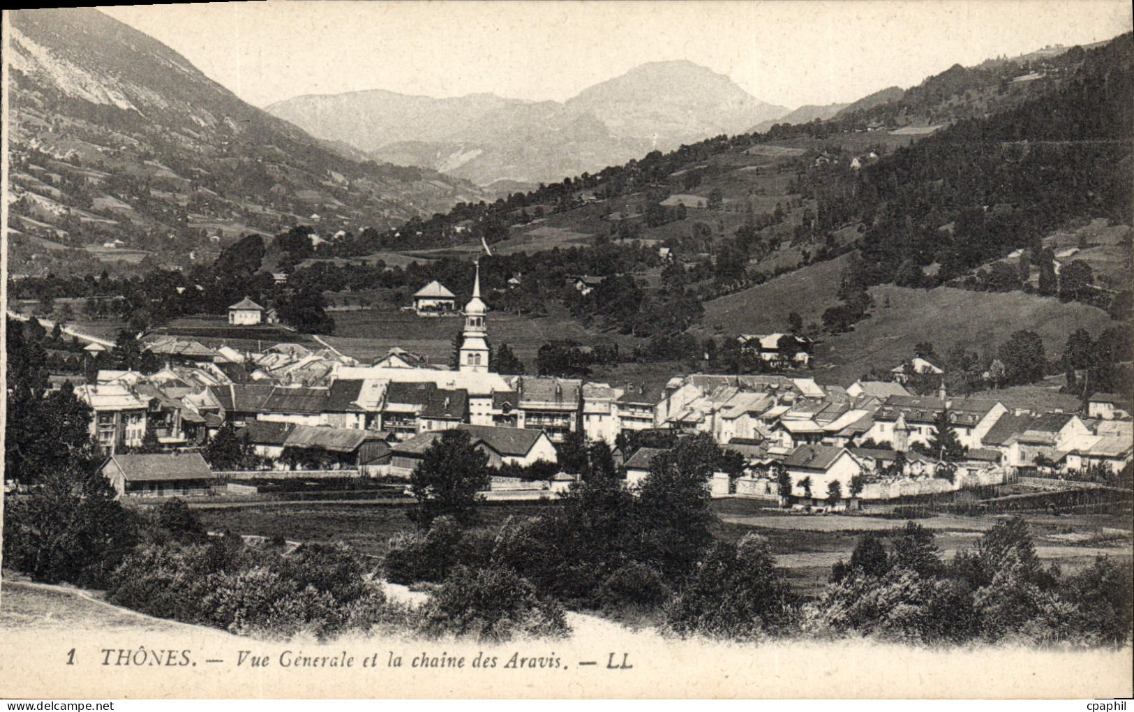 CPA Thones Vue Generale Et La Chaine Des Aravis