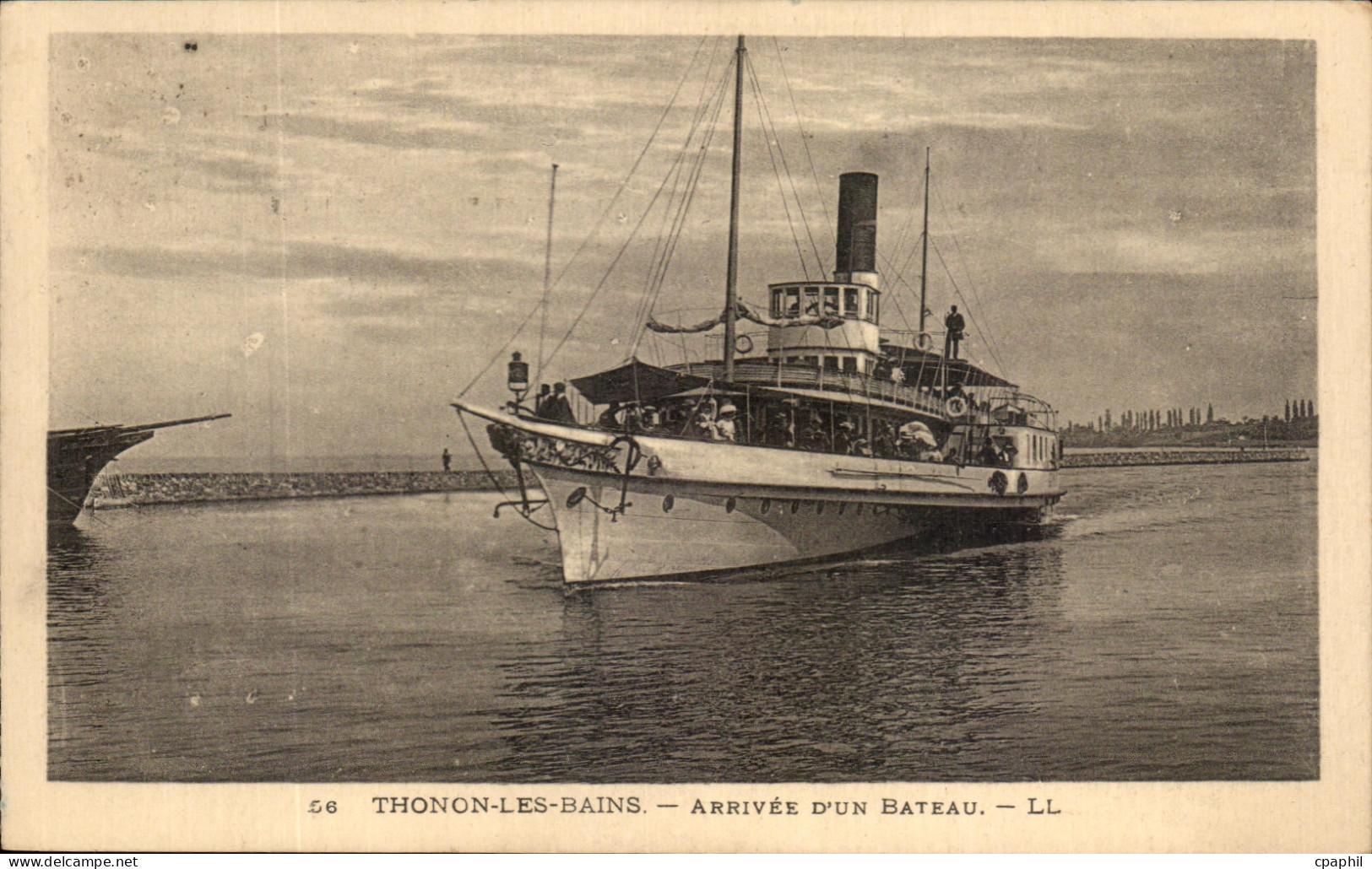 CPA Thonon Les Bains Arrivee D'un Bateau