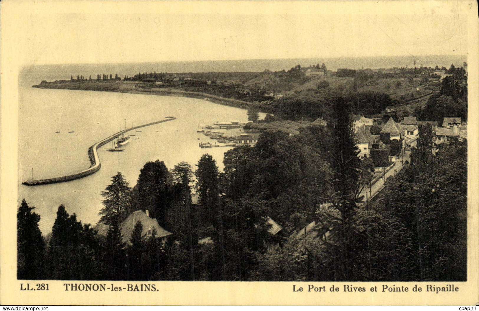 CPA Thonon Les Bains Le port de Rives et pointe de Ripaille