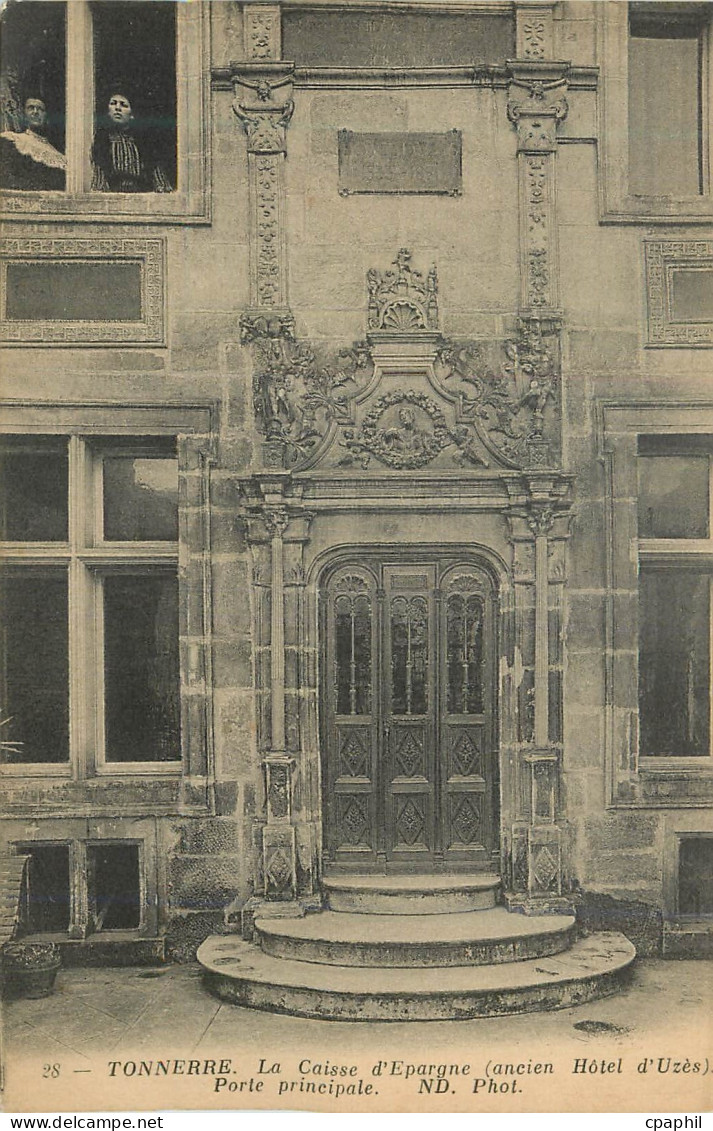 CPA Tonnerre La Caisse d'Epargne (Ancien Hotel d'Uzes)