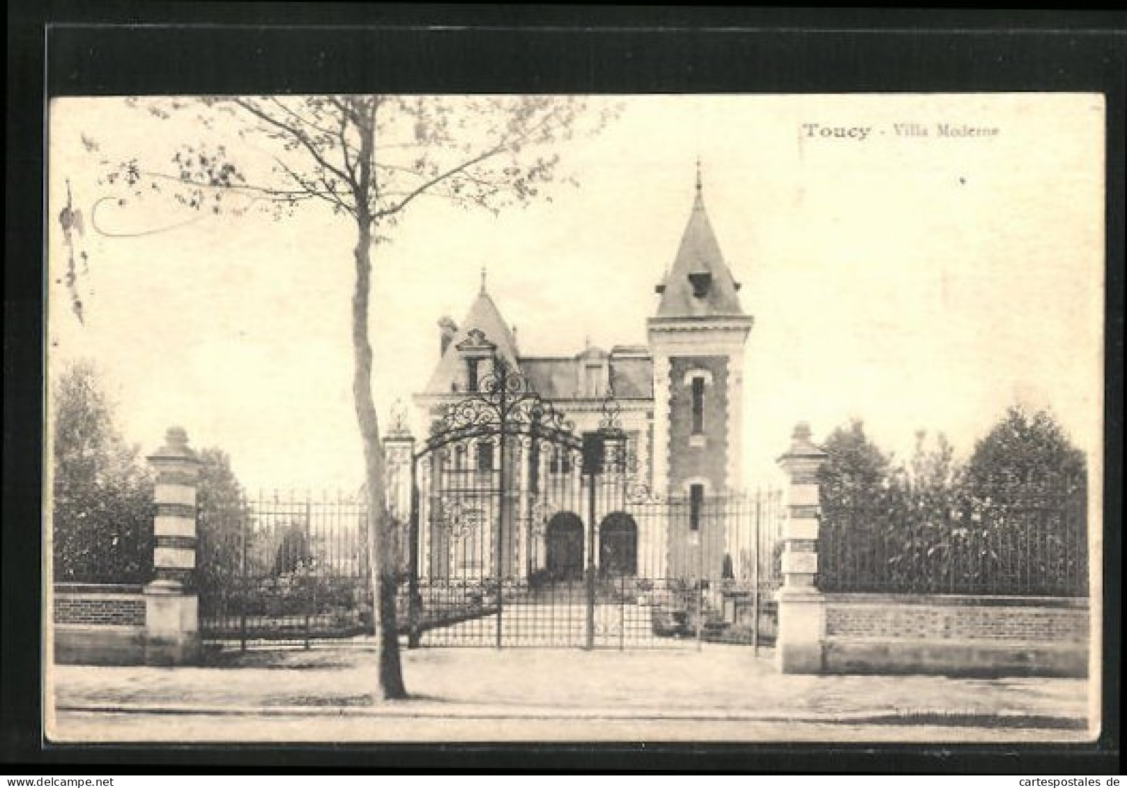 CPA Toucy, Villa Moderne