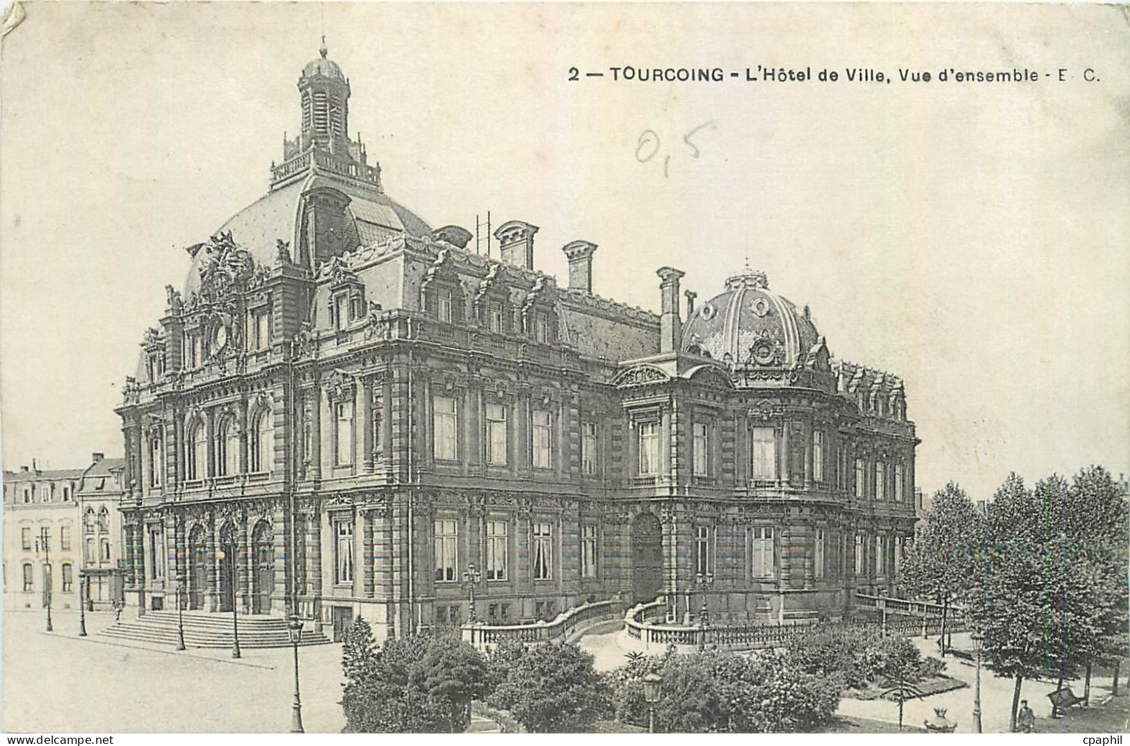 CPA Tourcoing L'Hotel de Ville Vue d'ensemble