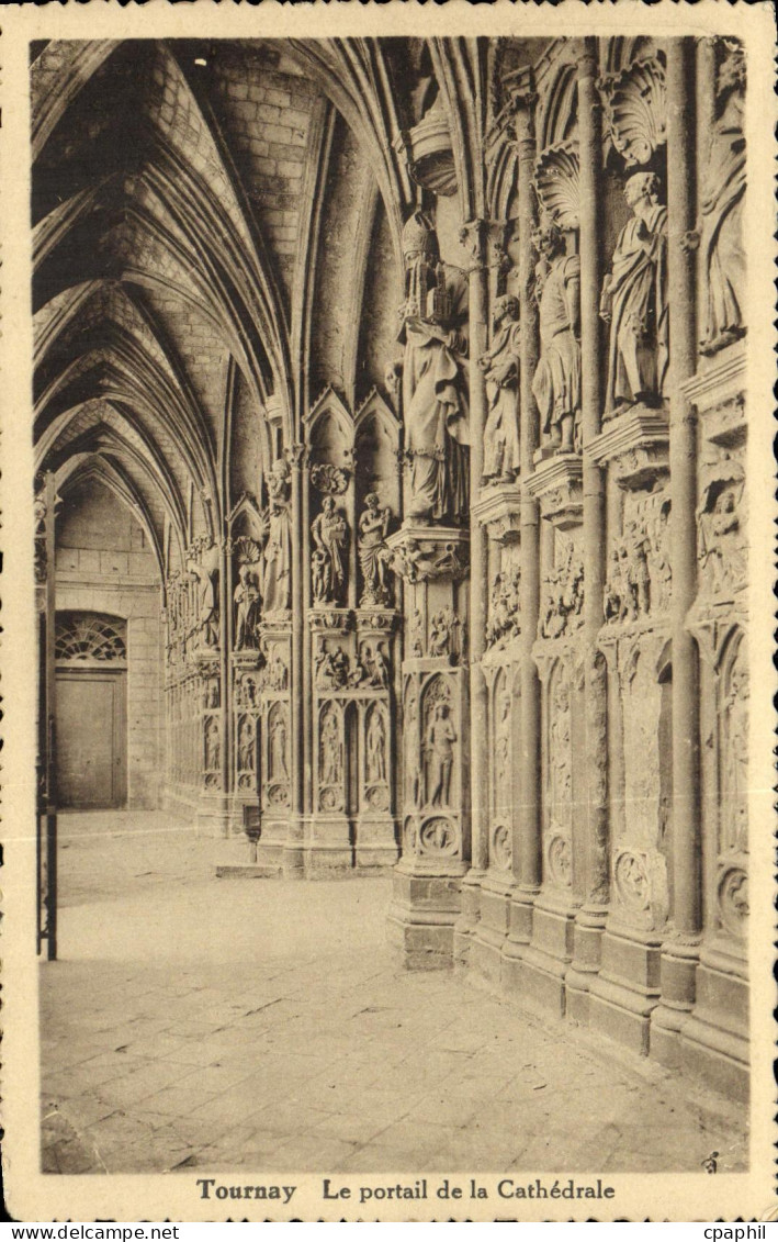 CPA Tournay Le portail de la cathedrale