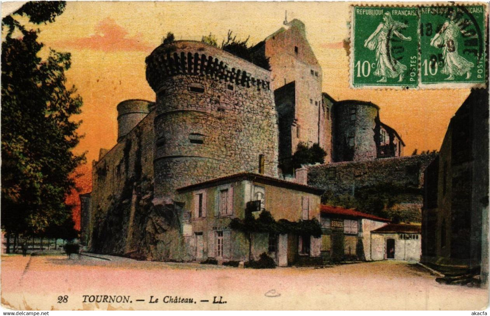 CPA TOURNON Le Chateau (660787)