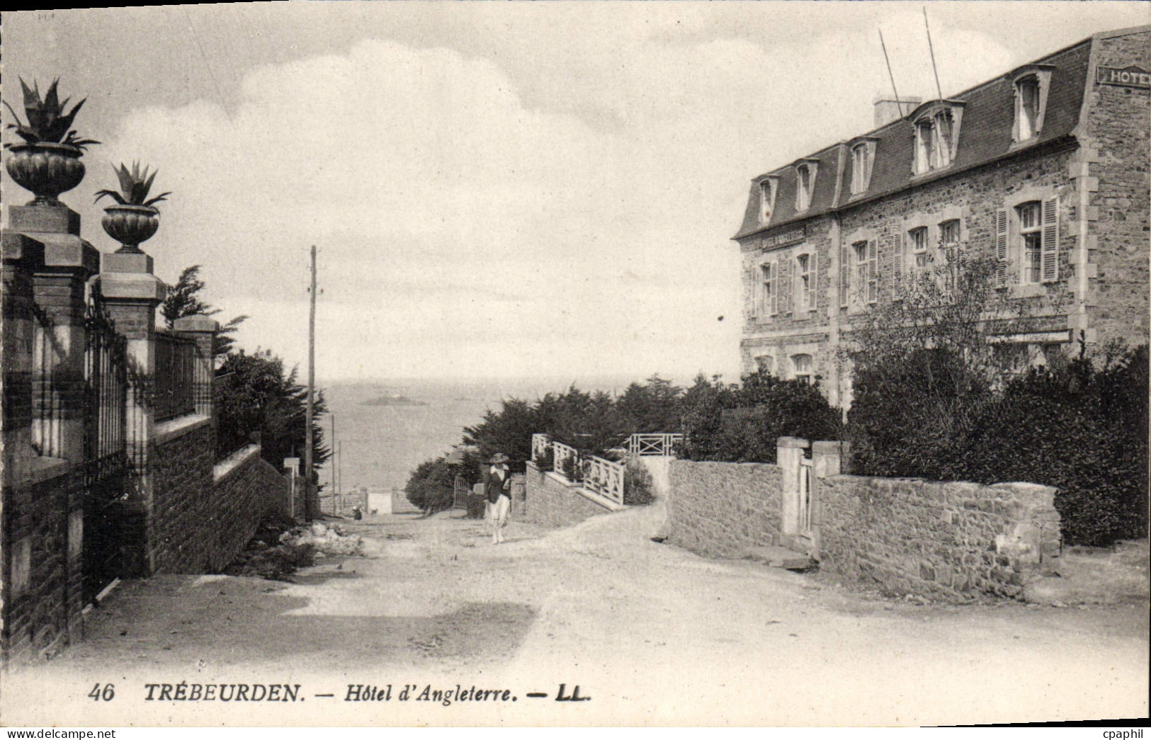 CPA TREBEURDEN hôtel d'Angleterre