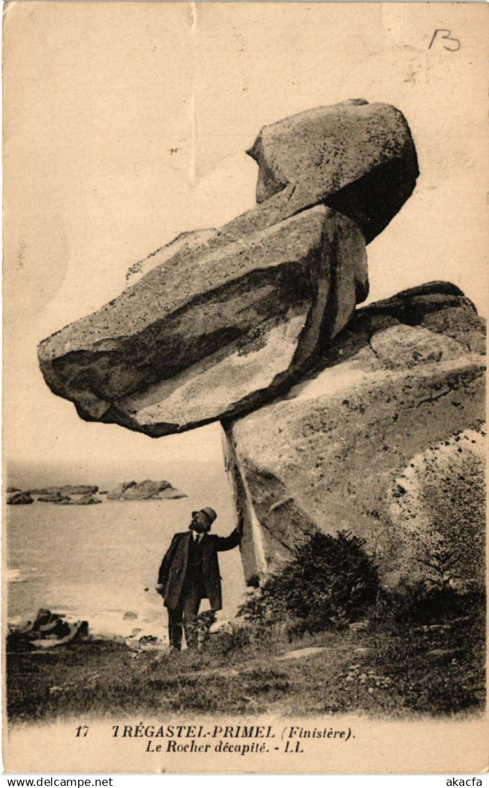 CPA TRÉGASTEL - PRIMEL - Le Rocher décupité (458290)