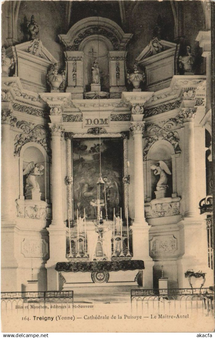 CPA TREIGNY Cathedrale de la Puisaye - Le Maitre-Autel (1197995)