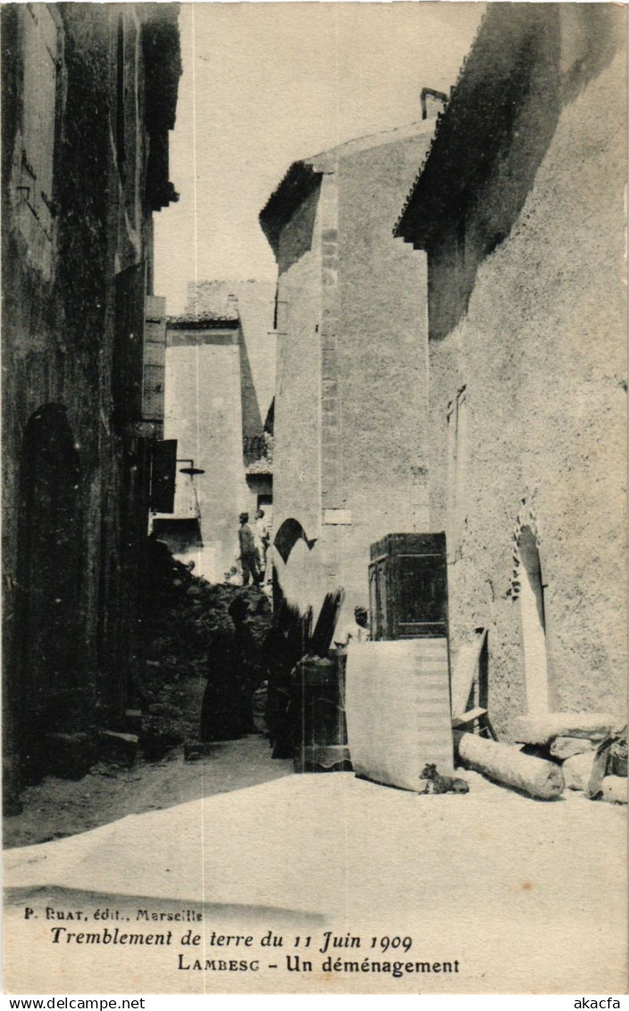 CPA Tremblement de Terre - LAMBESC . Un demenagement (214021)
