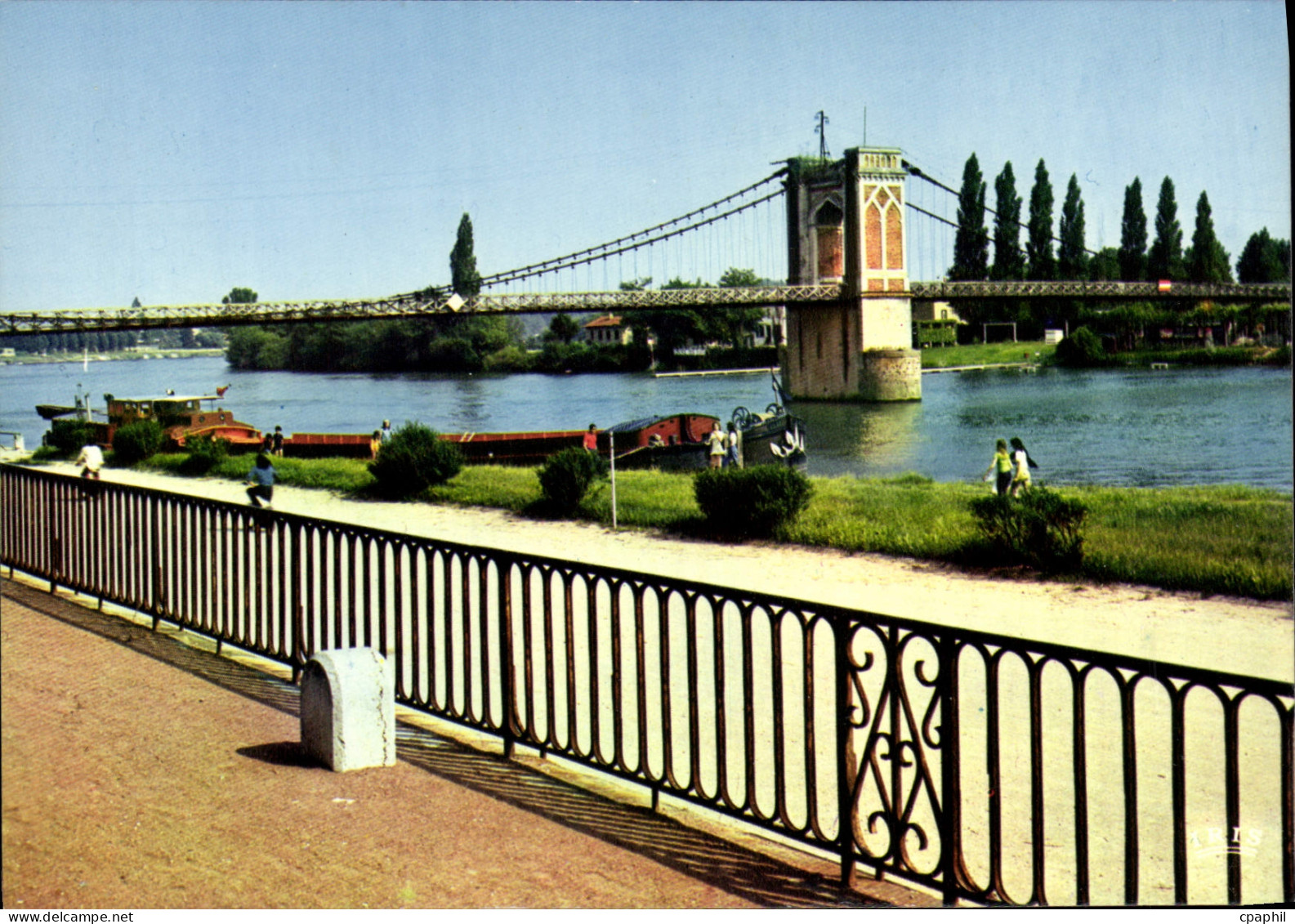 CPA Trevoux Ain le Pont suspendu sur la Saone
