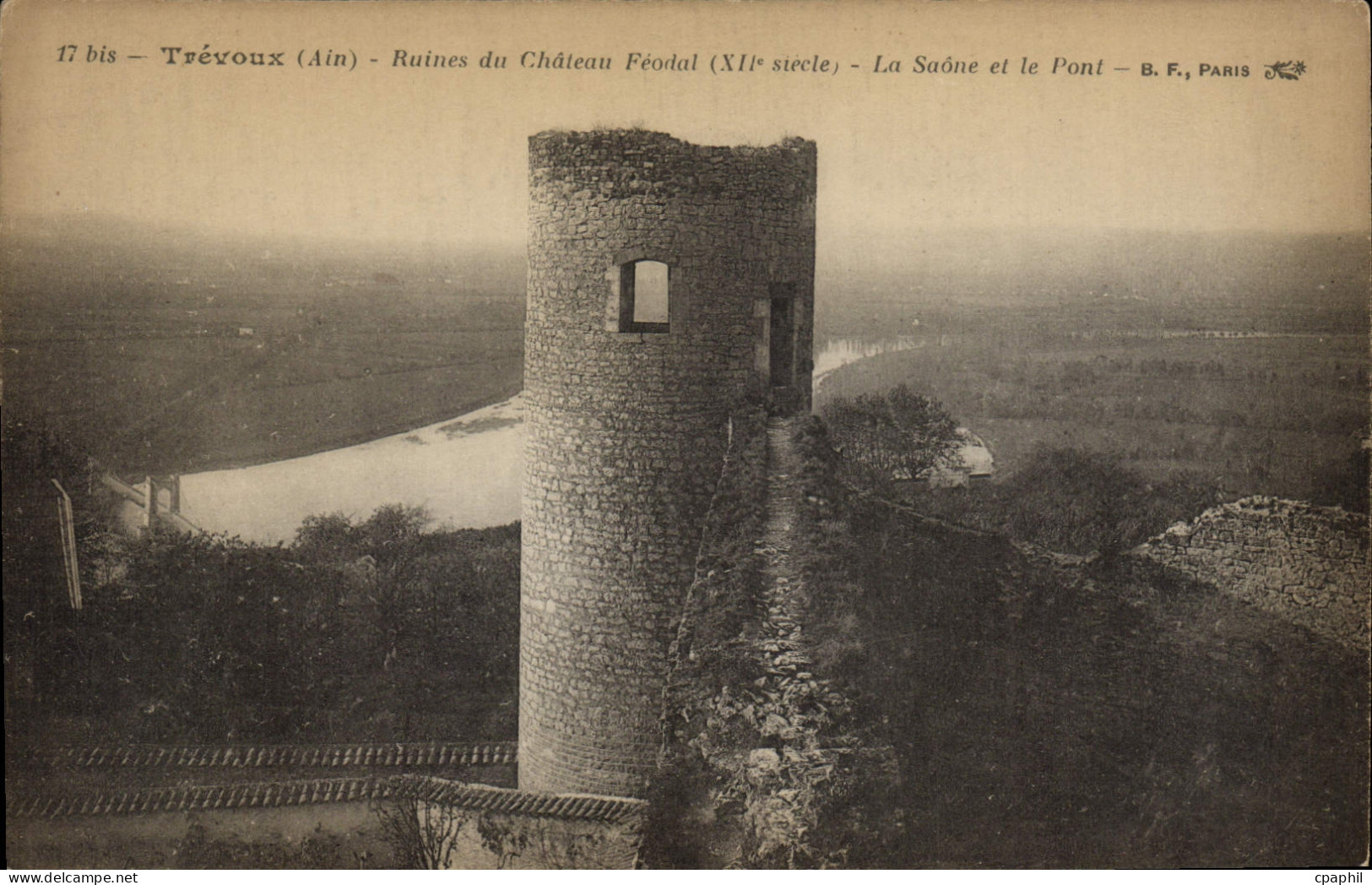 CPA Trevoux Ain Ruines du chateau feodal XII siecle la Saone et le Pont