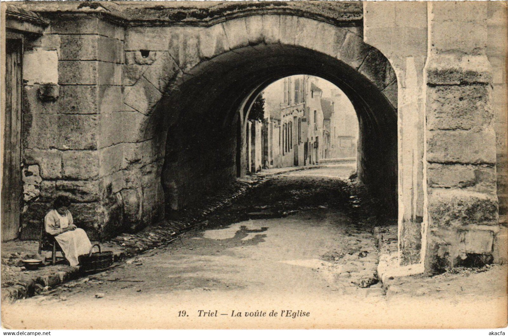 CPA TRIEL-sur-SEINE La Voute de l'Eglise (1385095)