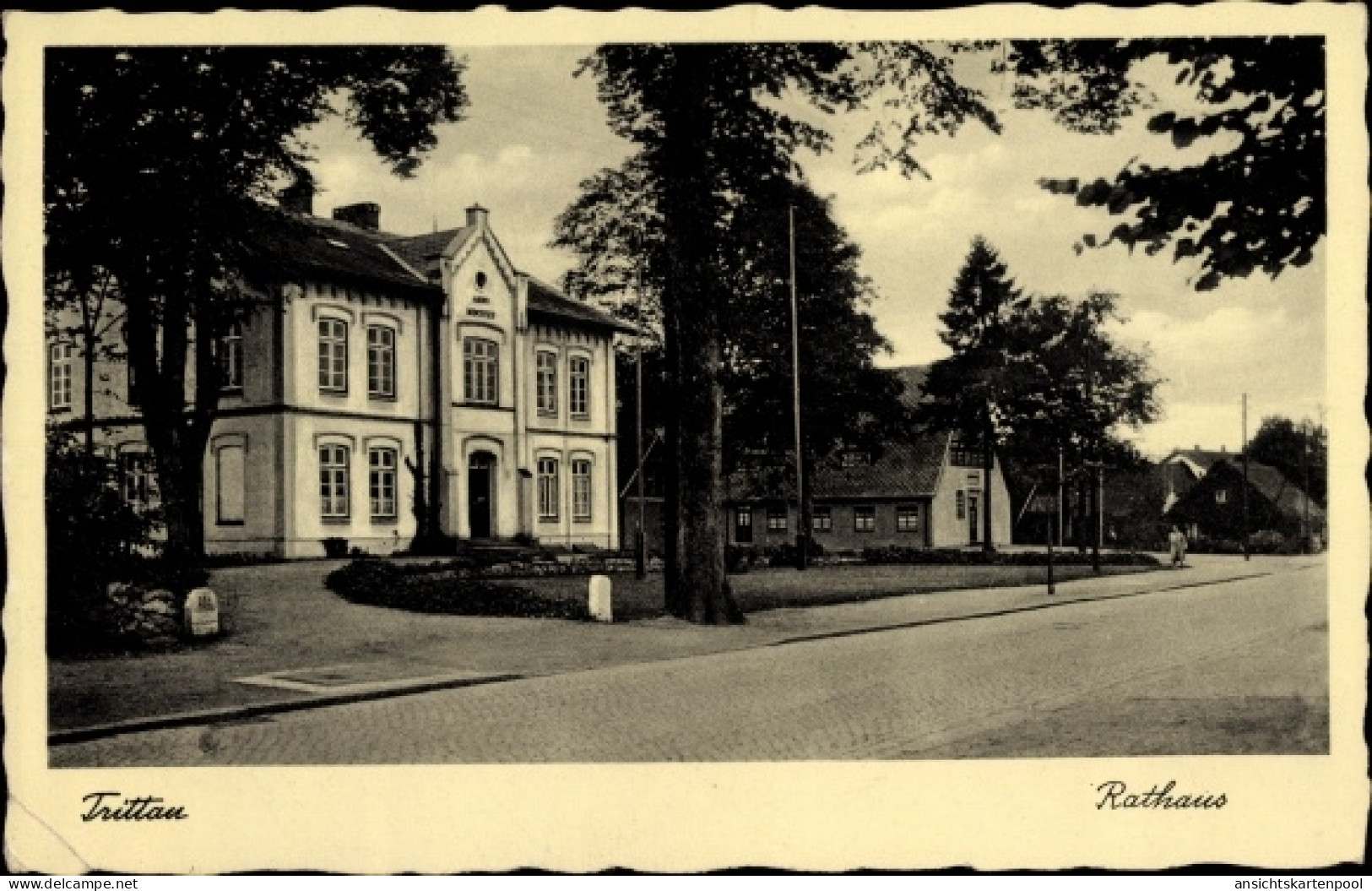 CPA Trittau in Schleswig Holstein, Straßenpartie mit Blick auf das Rathaus