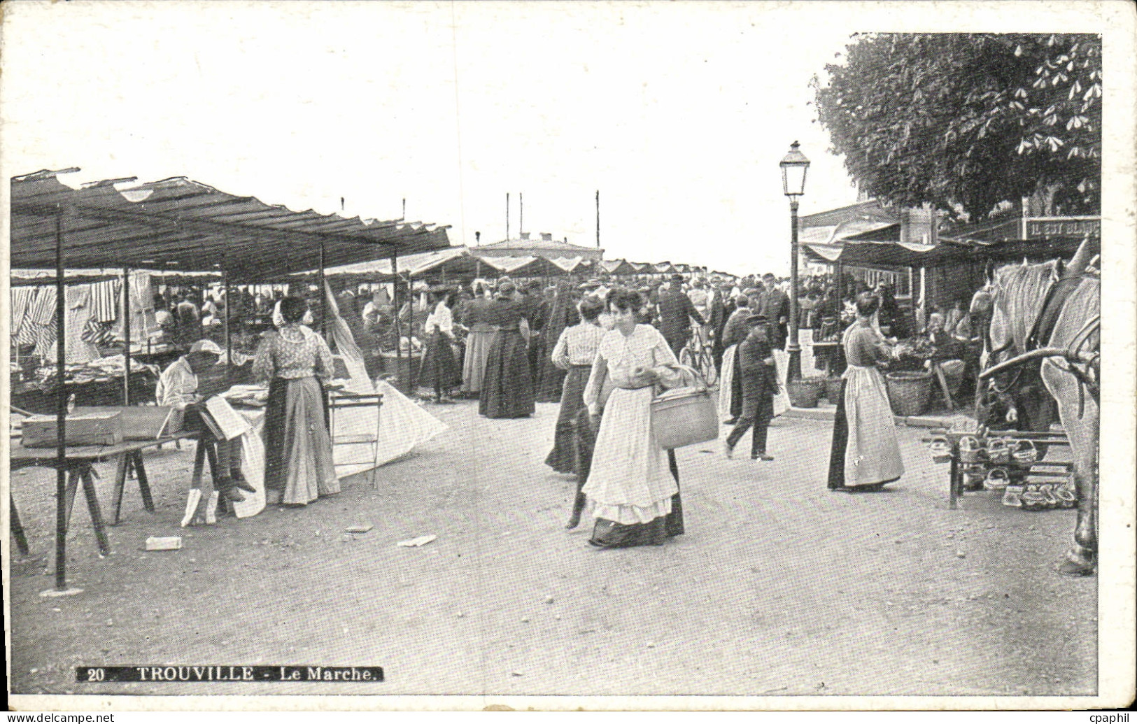 CPA Trouville Le marche