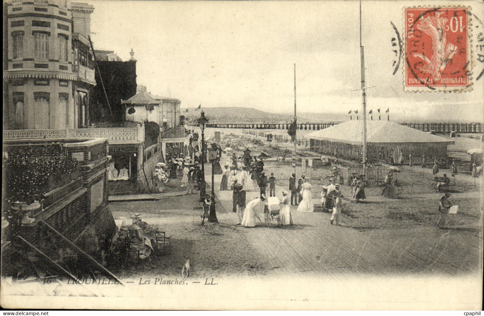 CPA Trouville Les Planches