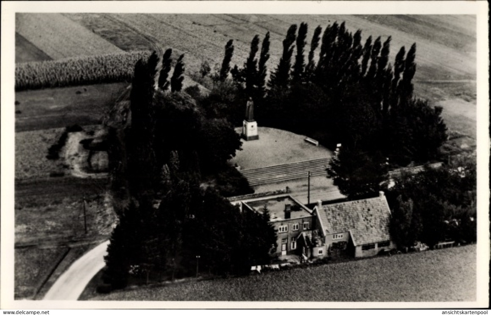 CPA Tubbergen Overijssel, Café De Esch, Monument Dr. Schaepman, Luftbild