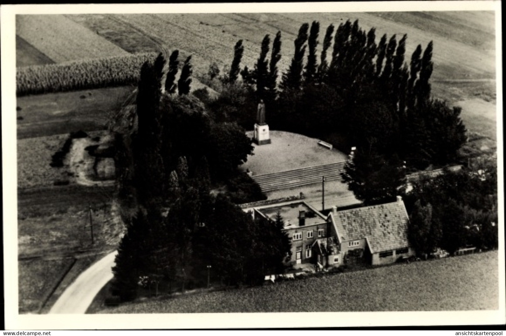 CPA Tubbergen Overijssel, Café De Esch, Monument Dr. Schaepman, Luftbild