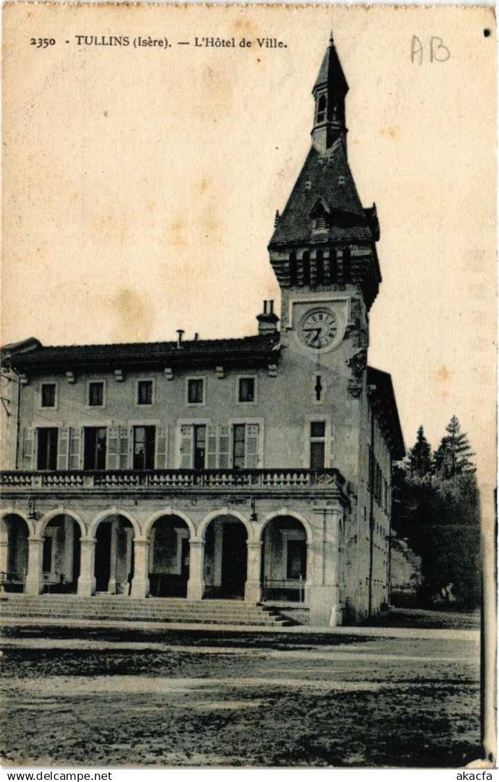CPA TULLINS - L'Hotel de Ville (653132)