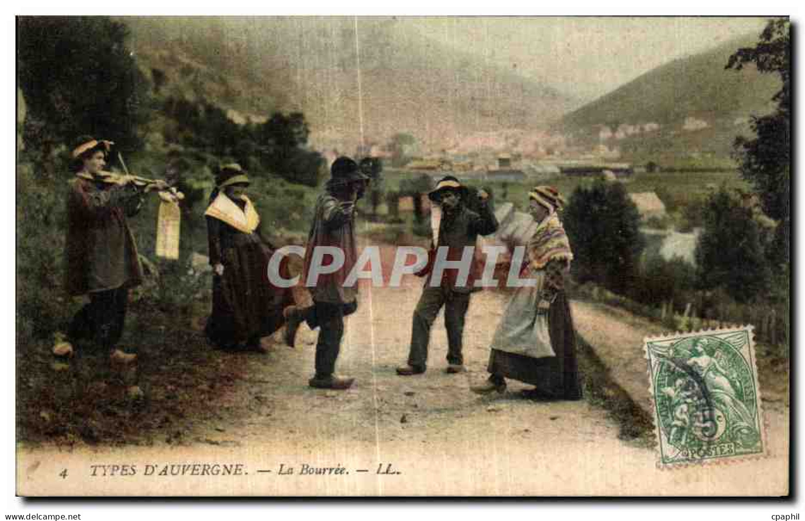 CPA Types D Auvergne La Bourree Folklore Costume Danse