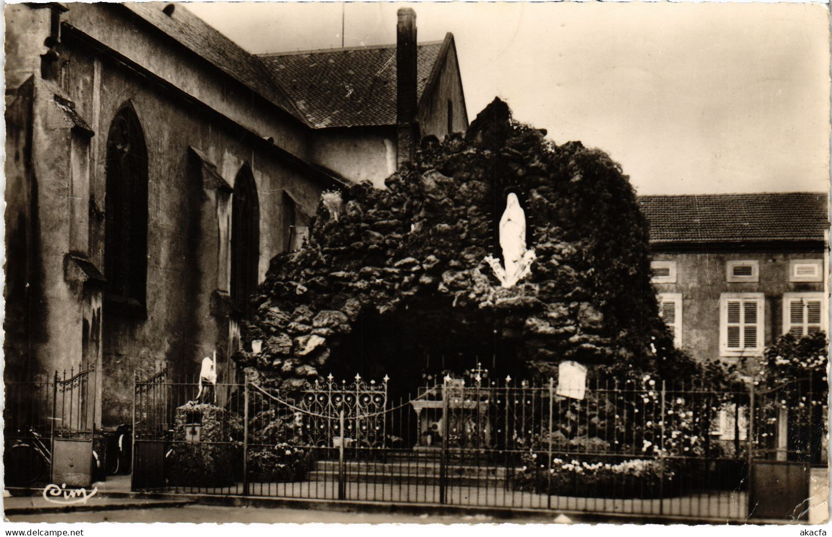 CPA Uckange Grotte Notre Dame de Loudes (1471845)