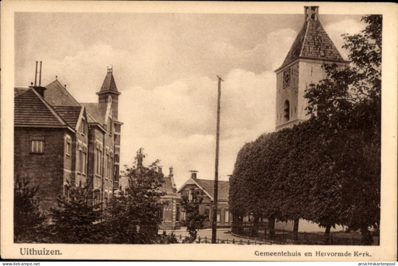 CPA Uithuizen Groningen Niederlande, Rathaus, Herv. Kirche