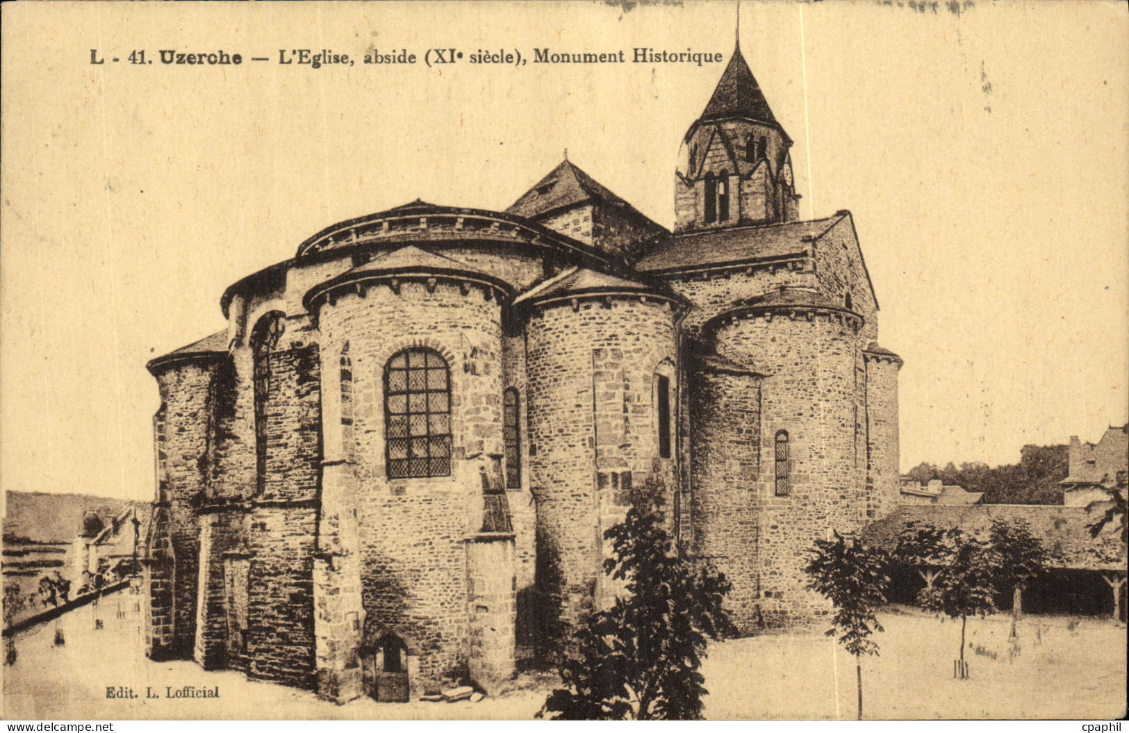 CPA Uzerche L Eglise abside Monument Historique