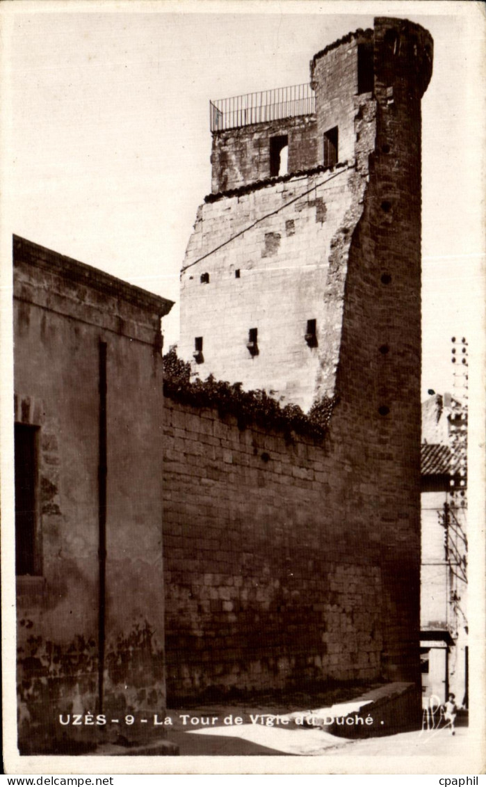 CPA Uzes La Tour de Vigie de Duche