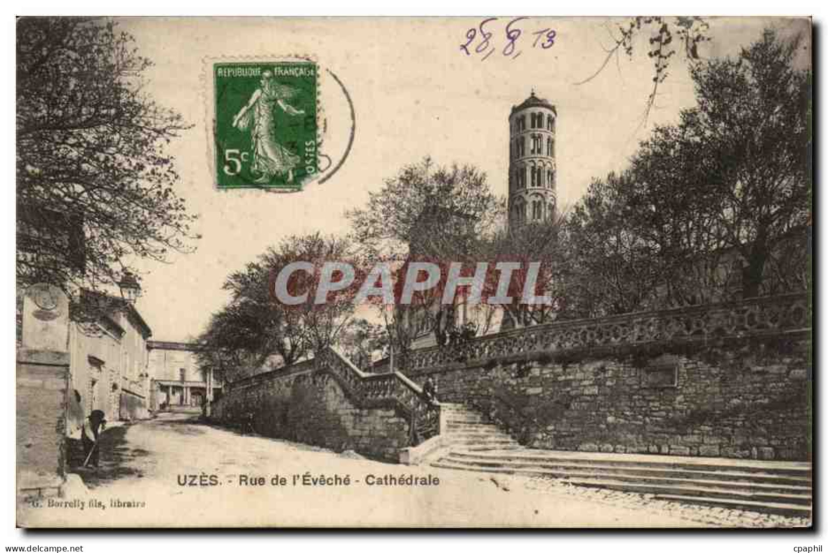 CPA Uzes Rue de l'Eveche Cathedrale