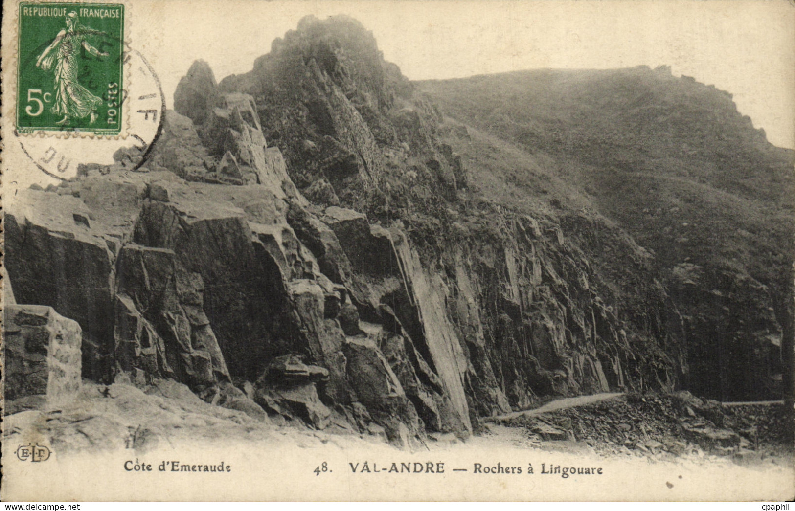 CPA Val Andre rochers a Lingouare