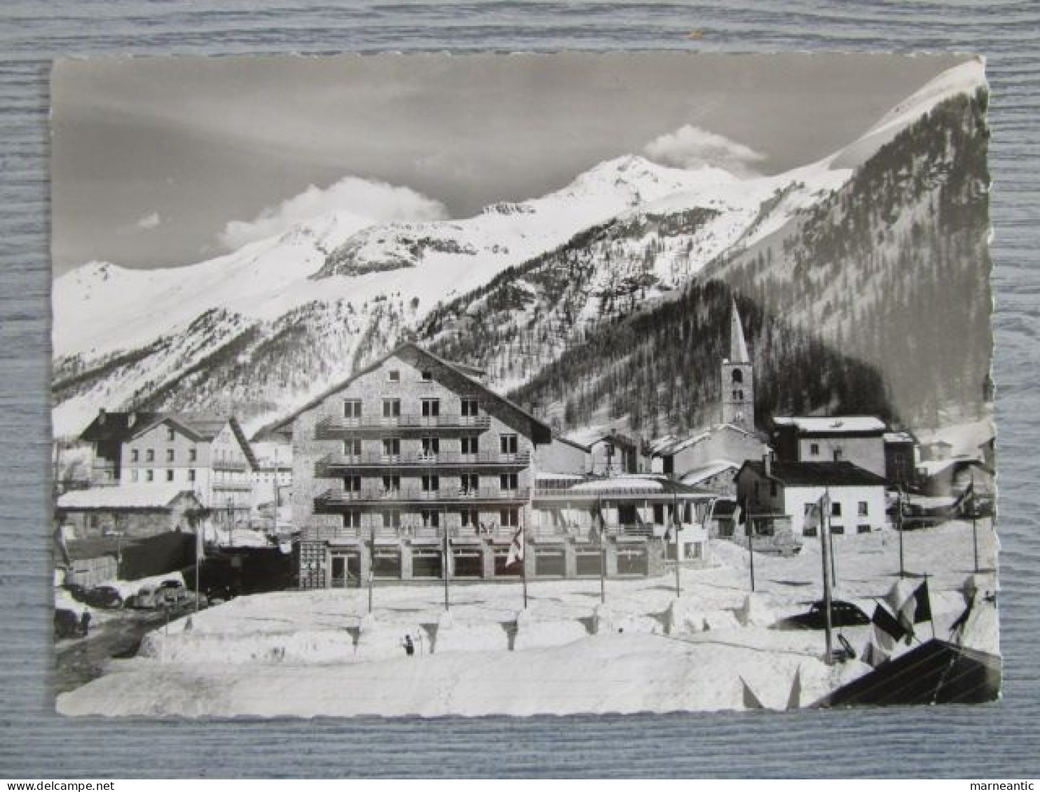 Cpa Val d'Isère (73) vue générale - hôtel parisien