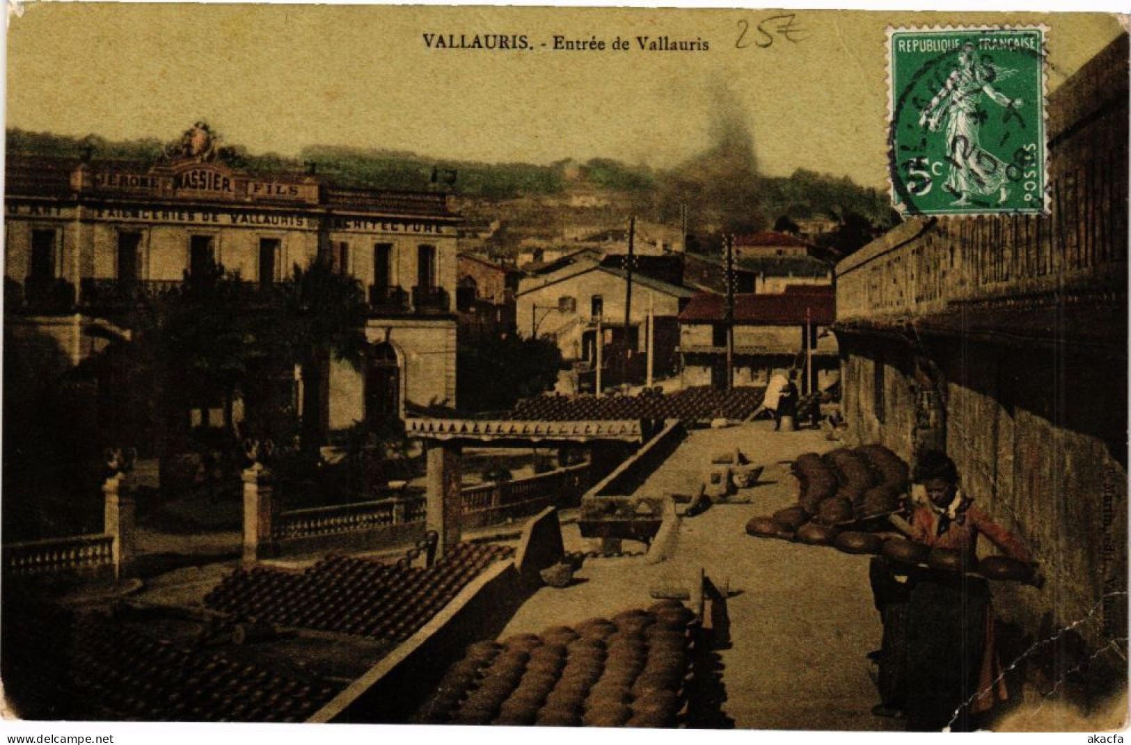 CPA VALLAURIS Entrée de VALLAURIS (262165)