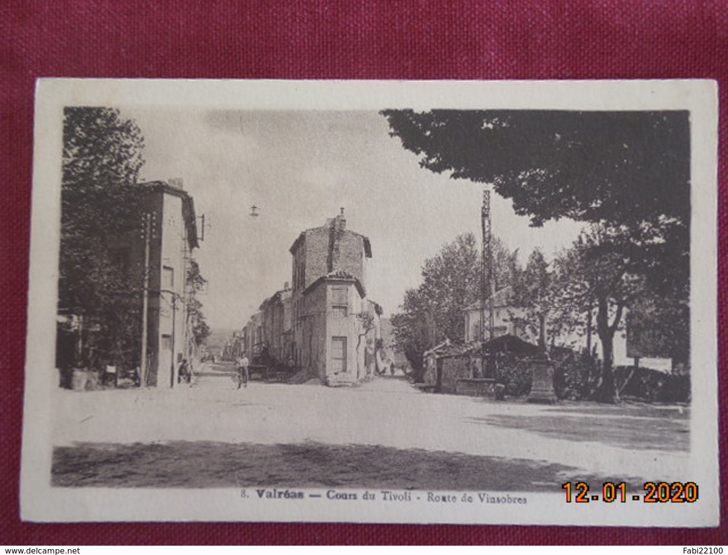 CPA - Valréas - Cours du Tivoli - Route de Vinsobres
