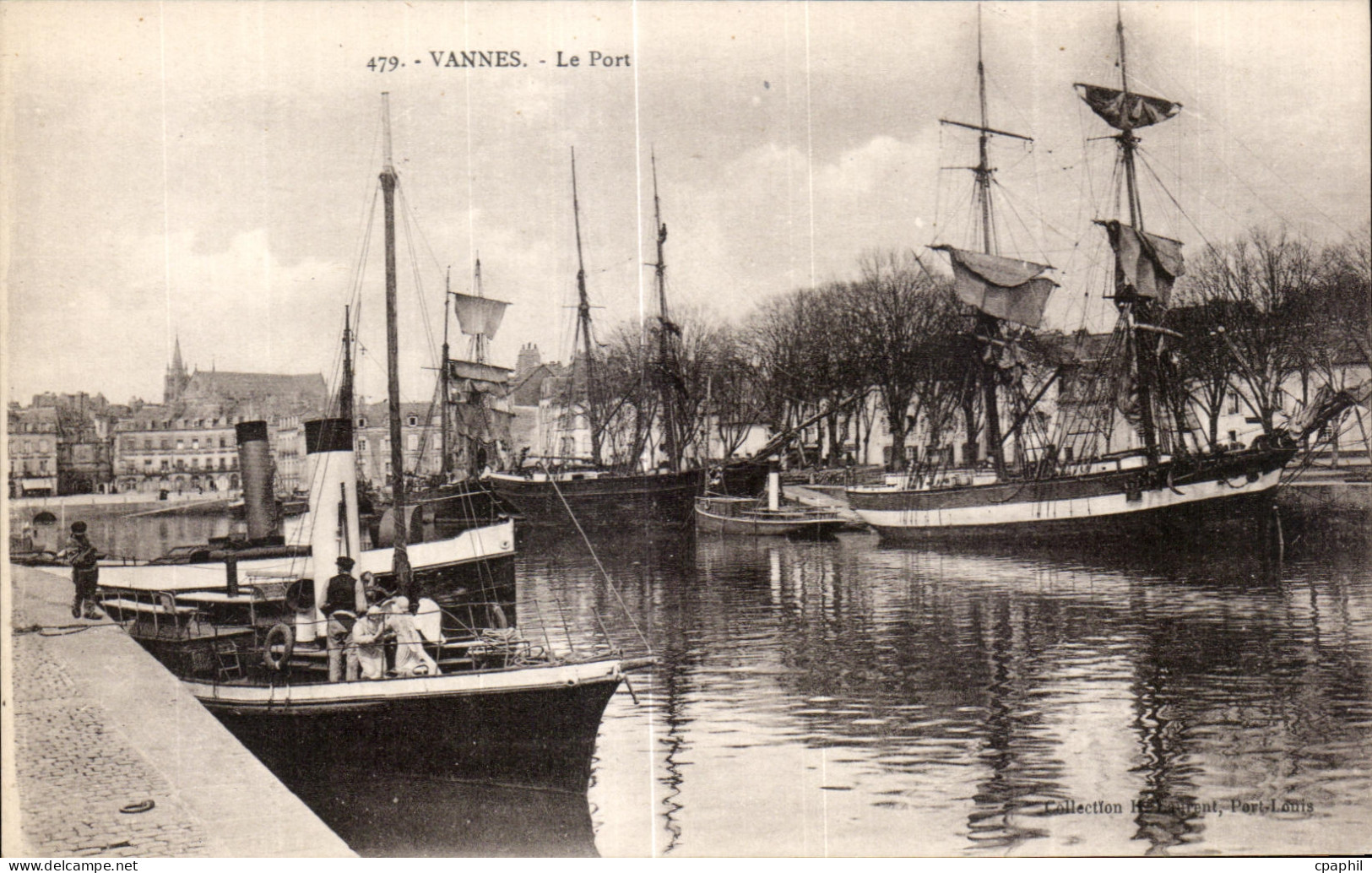 CPA Vannes Le Port Bateau