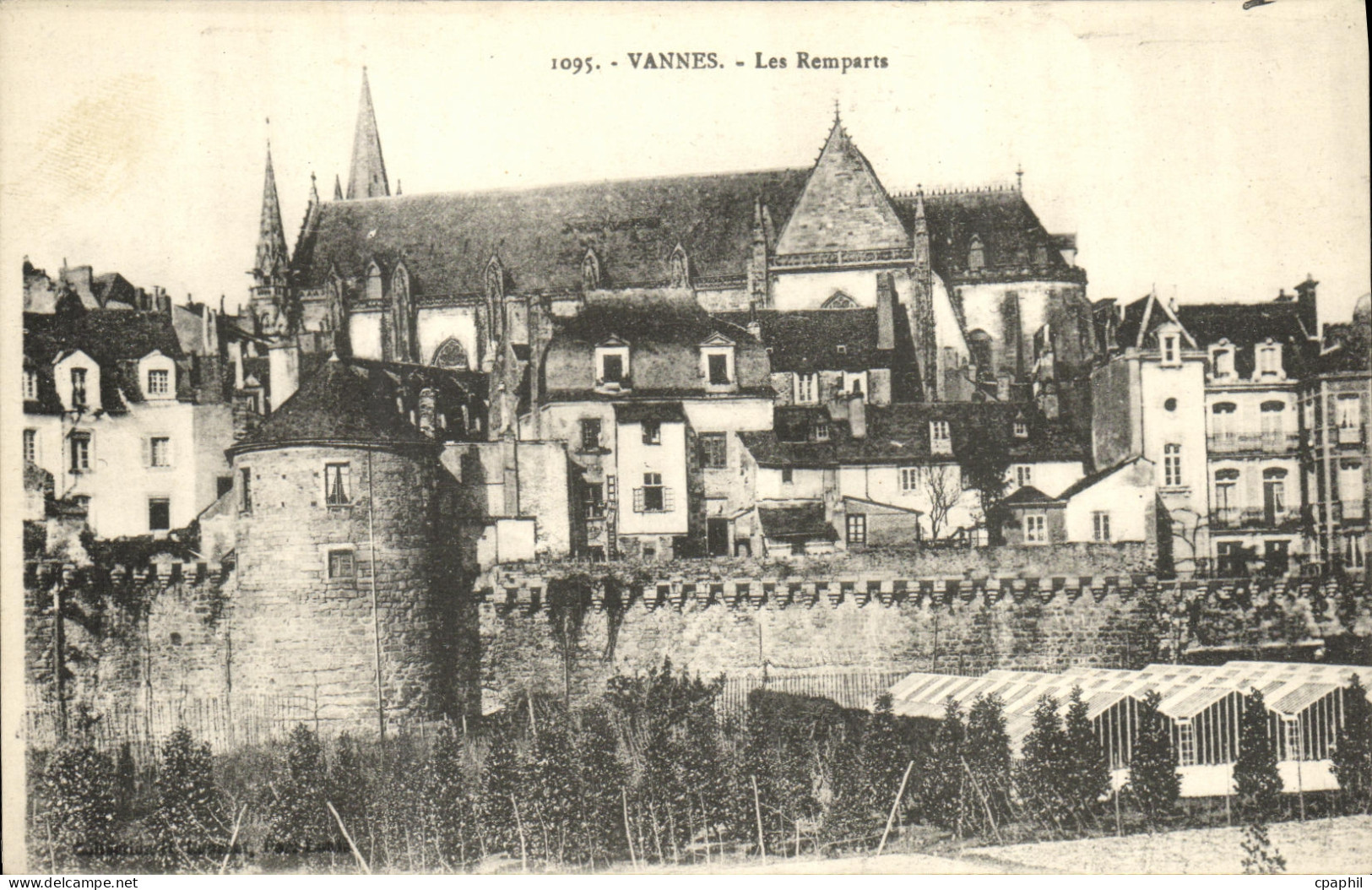 CPA Vannes Les Remparts