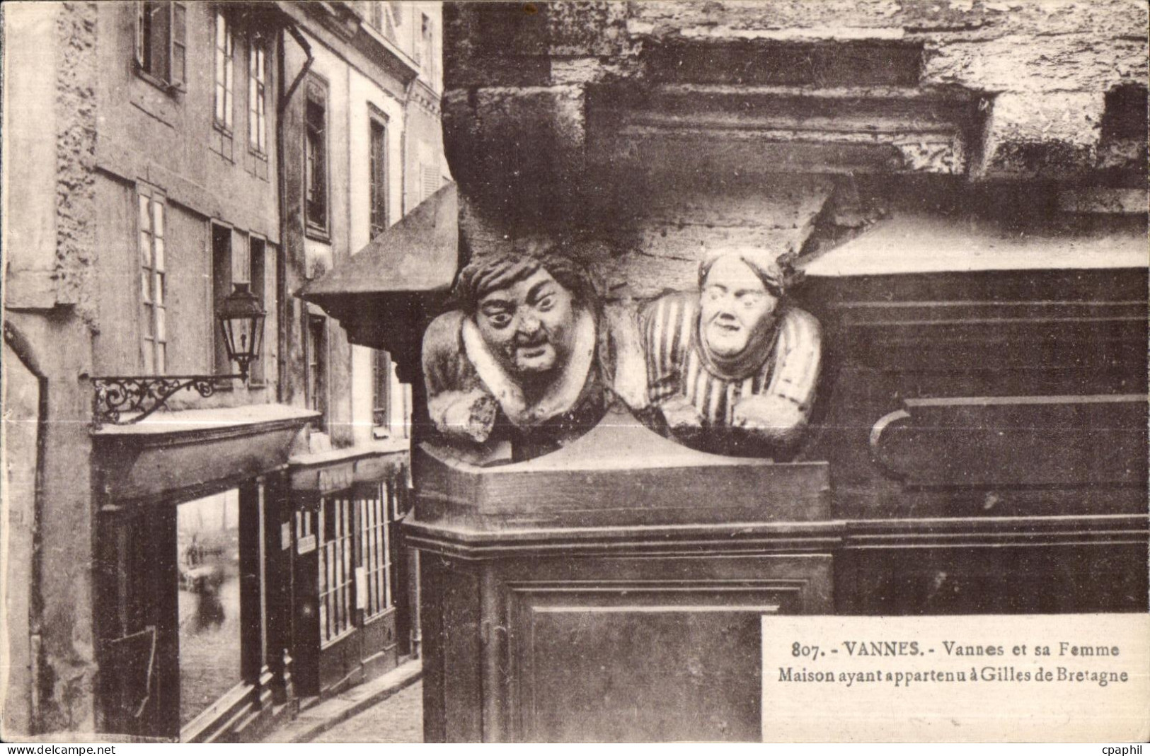 CPA Vannes Vannes et sa Femme Maison ayant appartenu a Gilles de Breragne