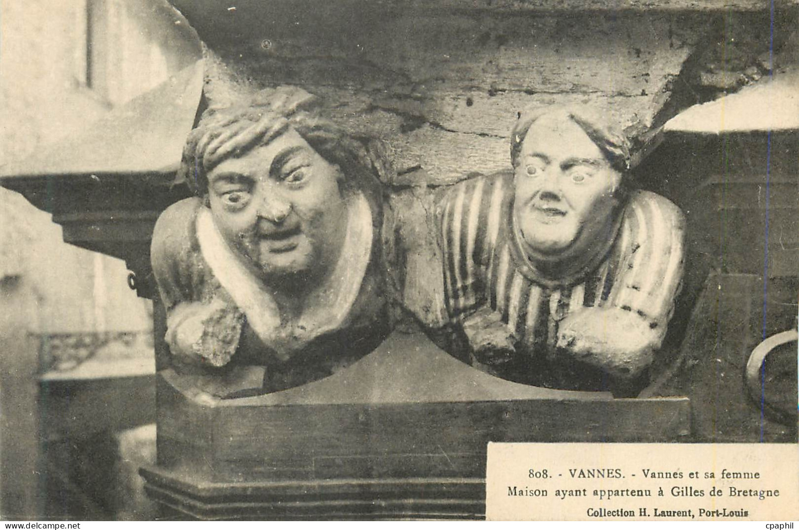 CPA Vannes Vannes etsa Femme Maison ayant Appartenu a Gilles de Bretagne