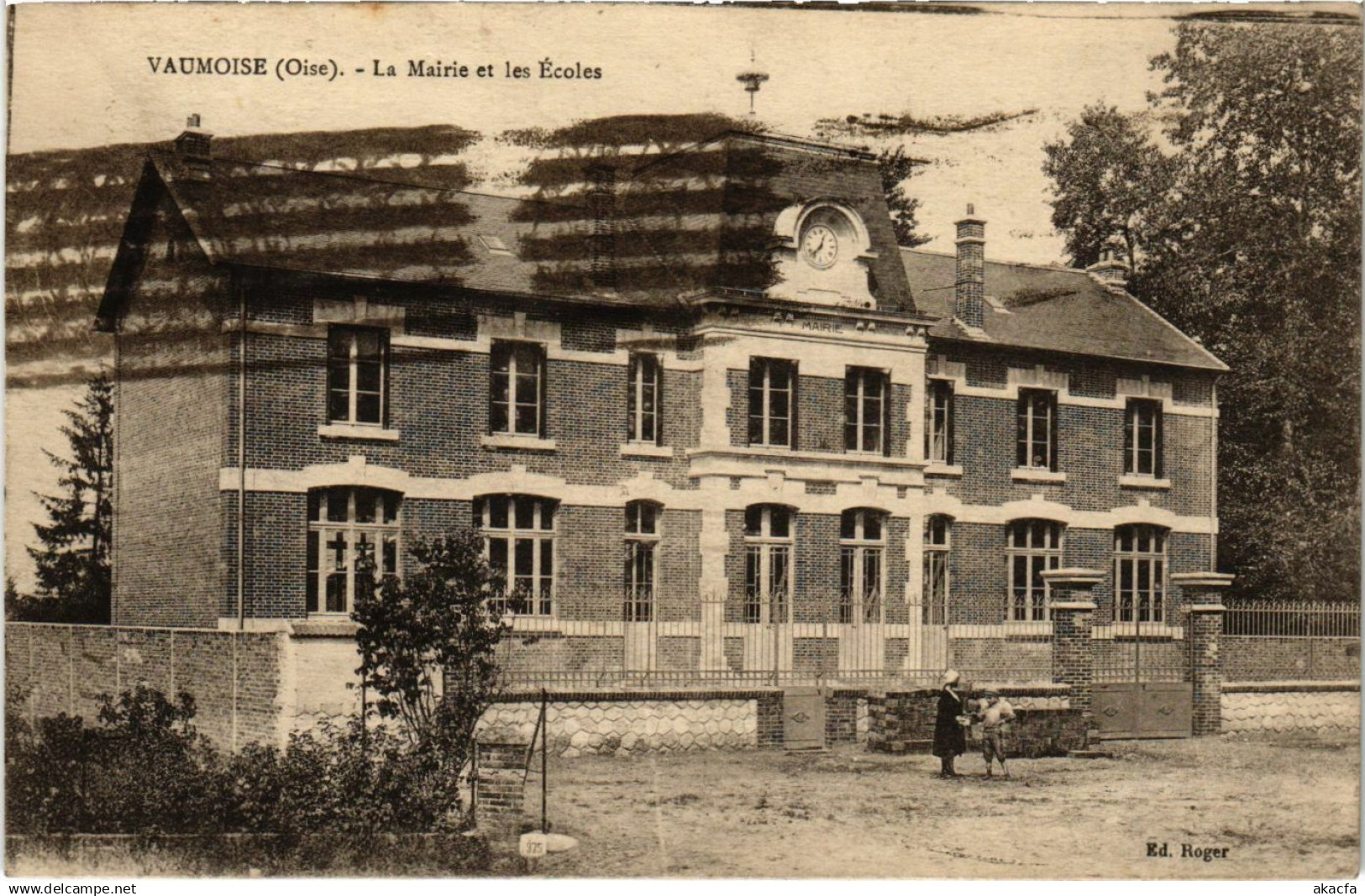 CPA Vaumoise- La Mairie et les Ecoles FRANCE (1020634)
