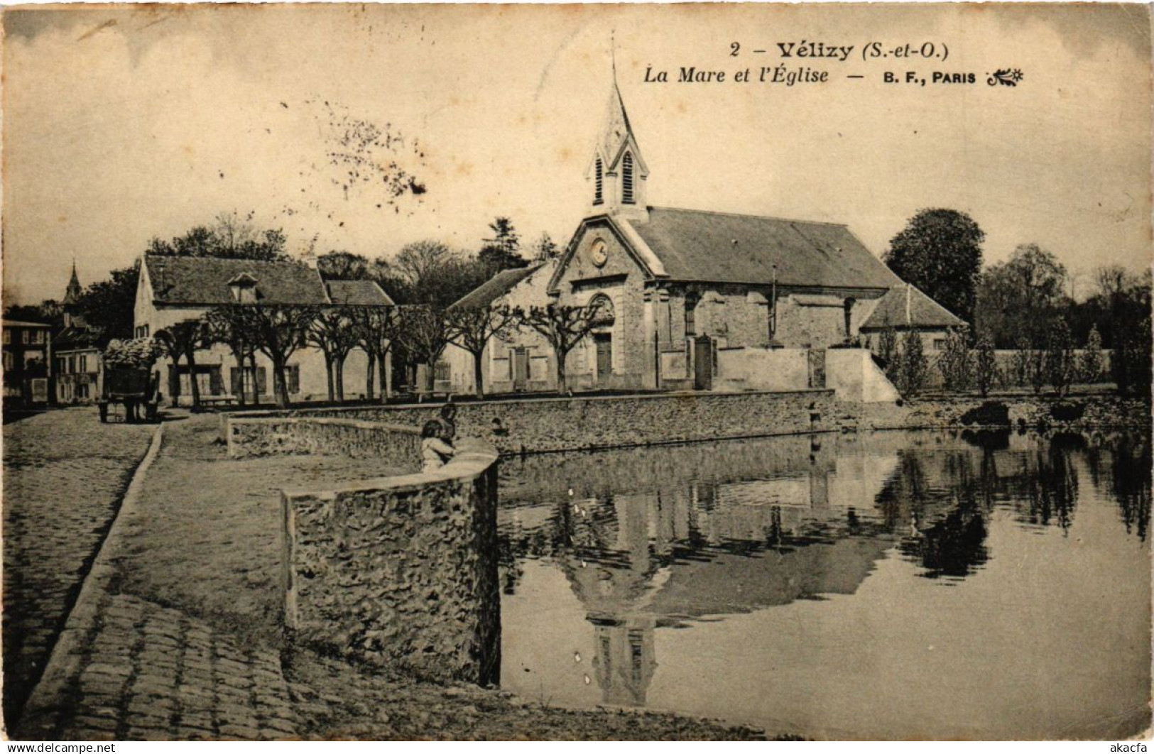 CPA Velizy - La Mare et l'Église (246876)