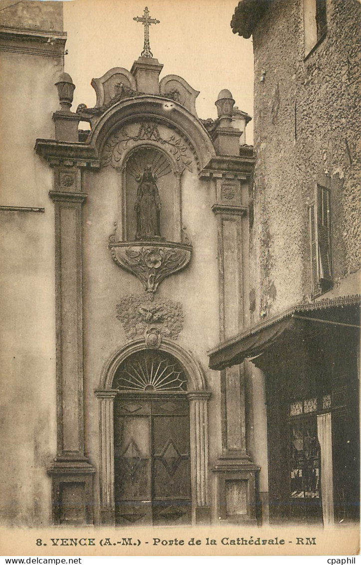 CPA Vence AM Porte de la Cathedrale