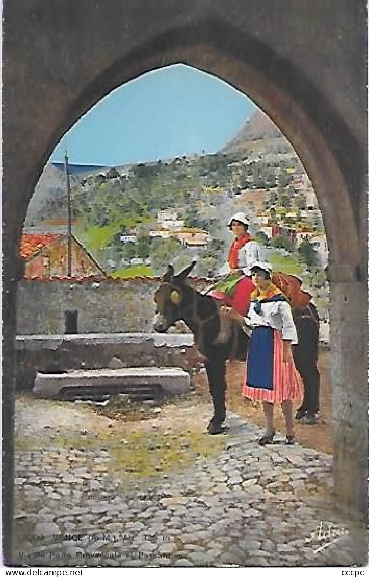 CPA Vence Vieille Porte Provençale et Paysannes