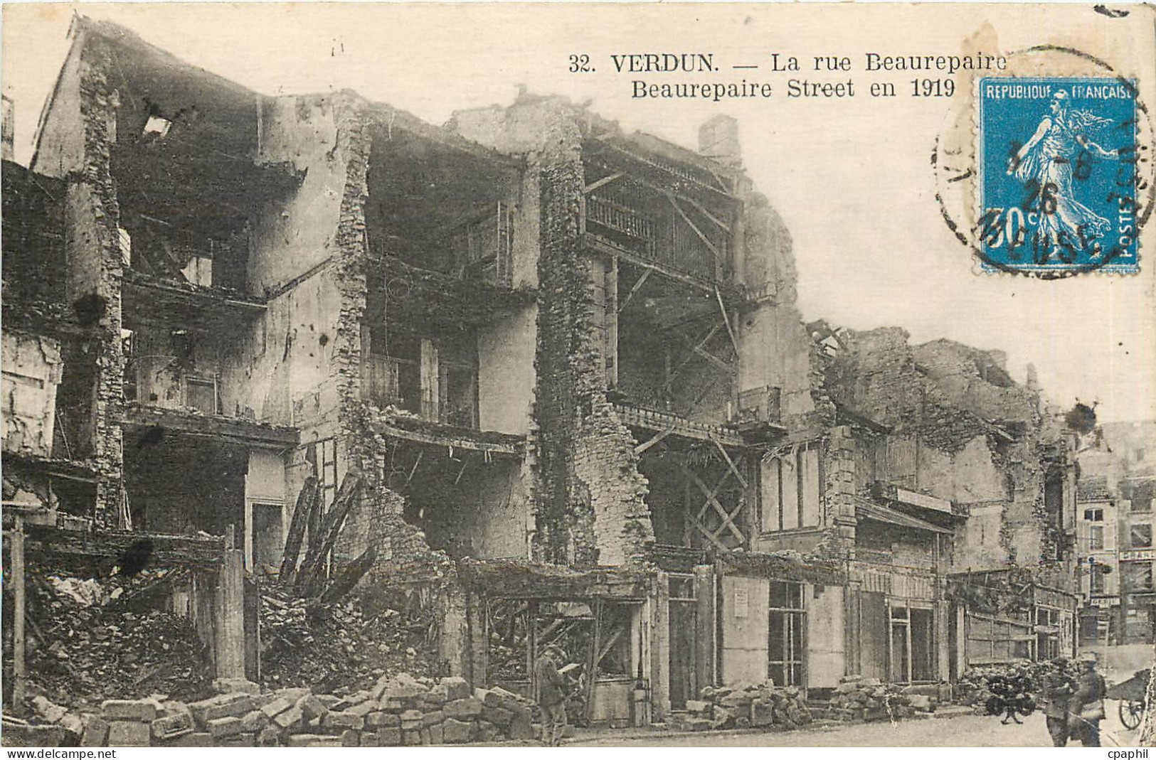 CPA VERDUN La rue Beaurepaire