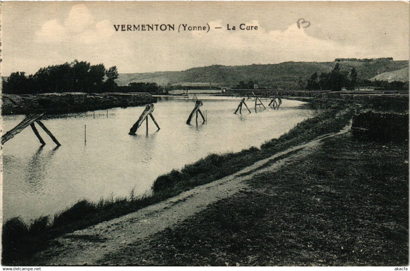 CPA VERMENTON - Le Cure (656973)